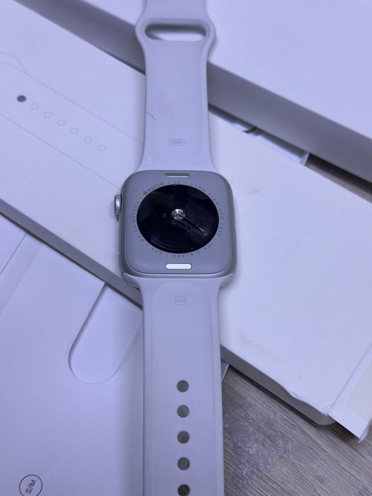Смарт-часы Apple Watch SE 2 Gen (44 мм)