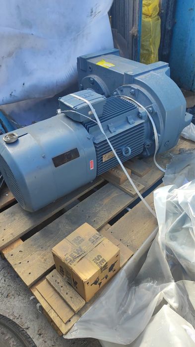 Мотор-редуктор SEW-EURODRIVE