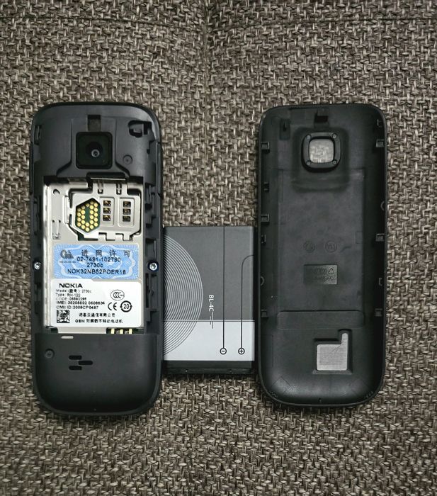 Мобильный телефон Nokia 2730 classic
