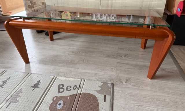 Модерна холна маса – МДФ основа и закалено стъкло