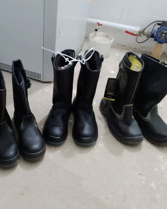 Спец киімдер сатылады