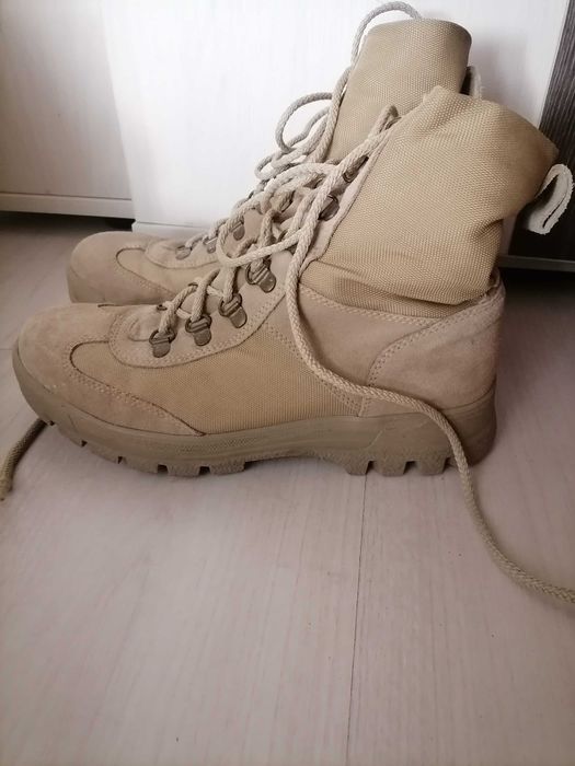 Продам берцы рыжие