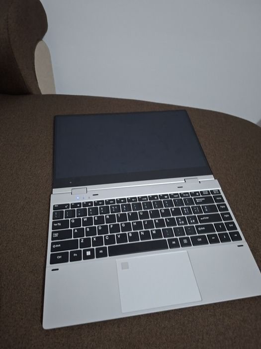 Vând laptop 16GB RAM