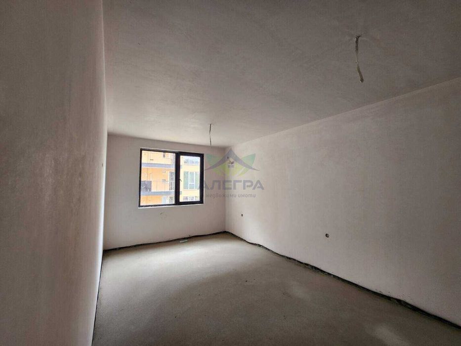 Продава се Двустаен апартамент в Пазарджик, Център - 81 кв.м за 852 €/кв.м - Снимка #4