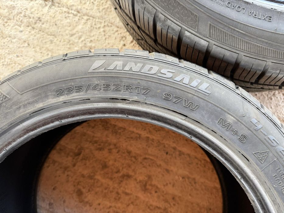 Vand 2 cauciucuri 235/45R17 Landsail M+S / 500 ron setul de 2