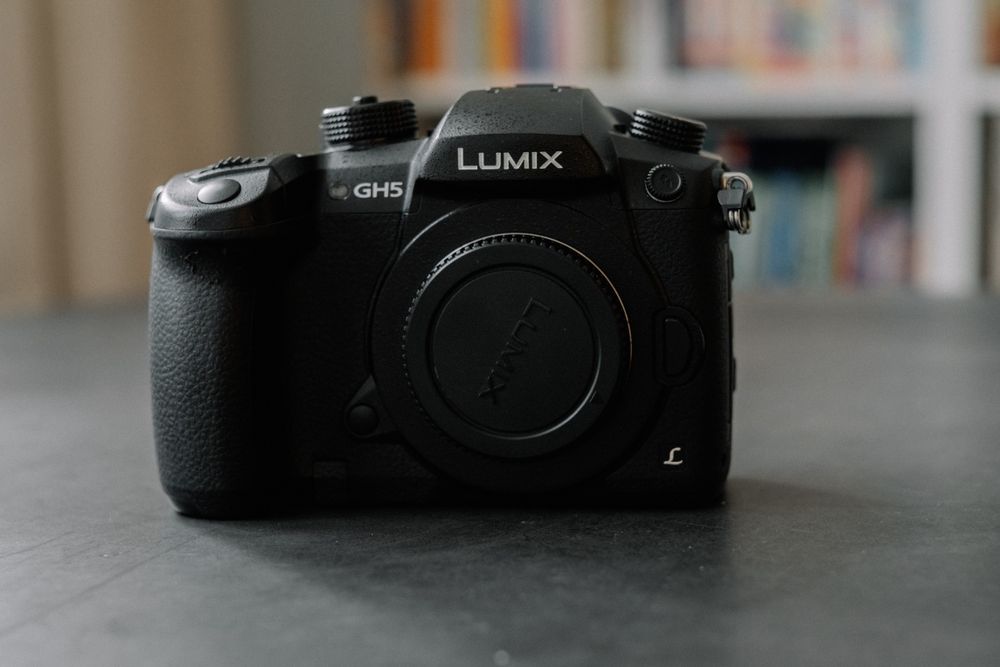 Продавам 10bit 422 камера Panasonic Lumix GH5