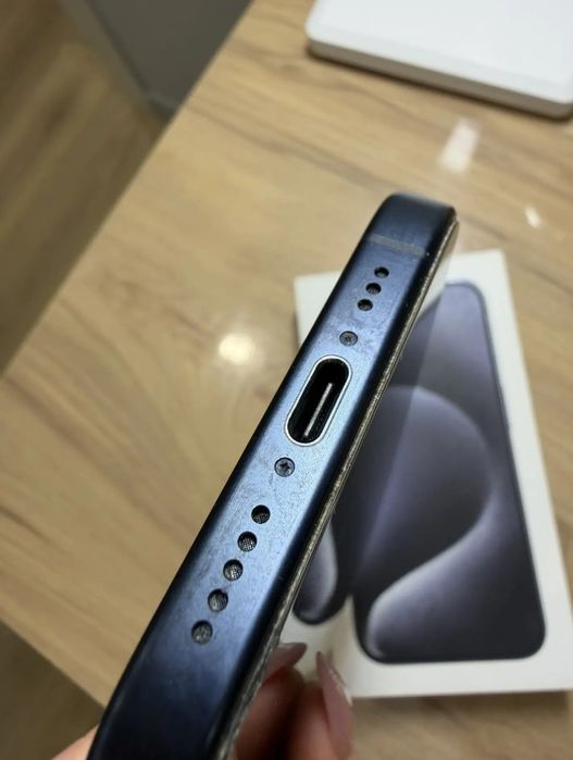 Айфон 15 про 256гб. Синий