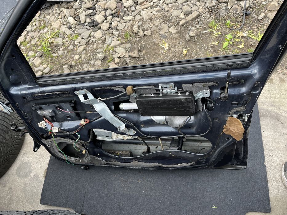 Portiera / Usa dreapta fata Mercedes C W203