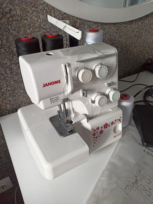 Оверлок Janome HQ-075D