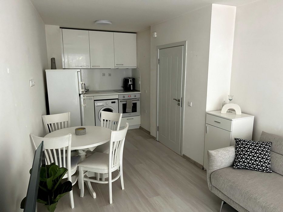 Дава се под наем Двустаен апартамент в Варна, Център - 43 кв.м за 650 € - Снимка #2