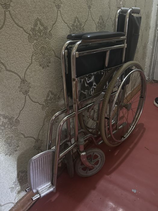 Продам инвалидную коляску