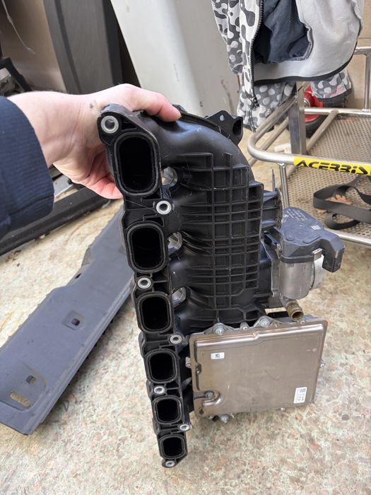 Всмукателен колектор Bmw m3 m4 S55