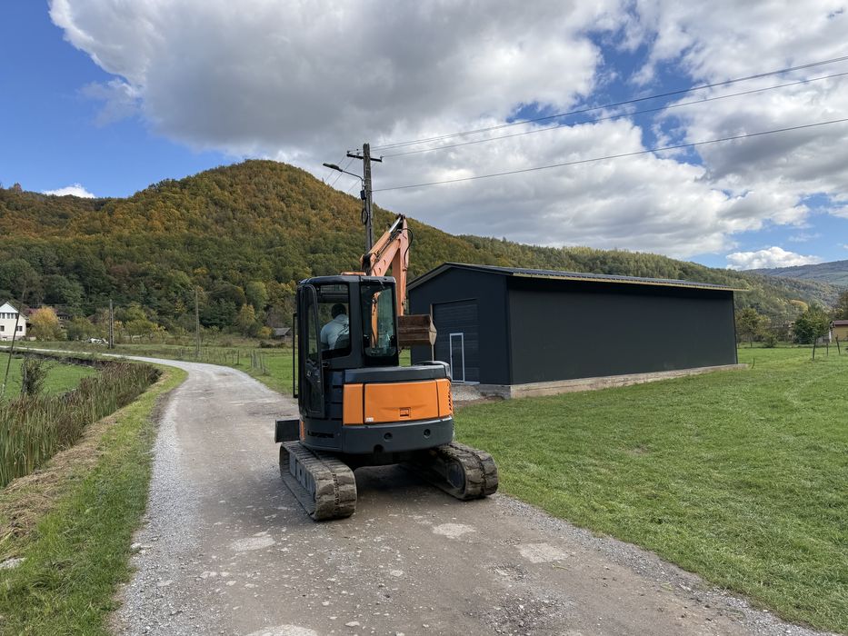 Escavator Hitachi ZX55     5.4Tone