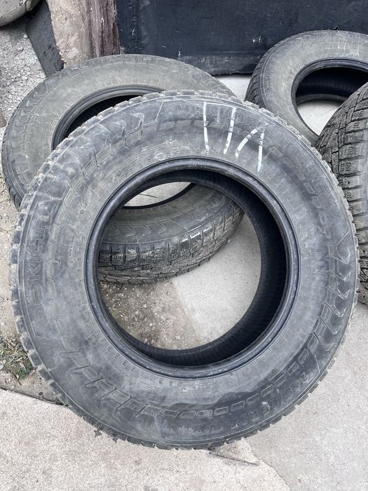 Зимний шина 265.65.R17 б/у nokian