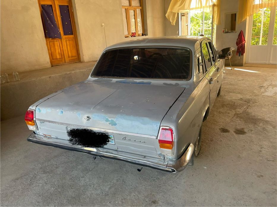 Волга машинаси бор