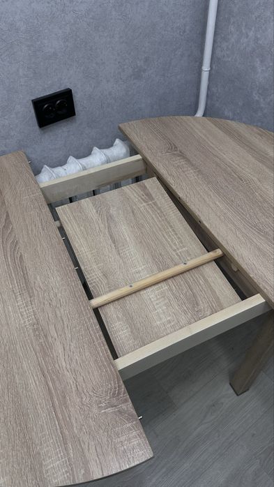 Круглый кухонный стол