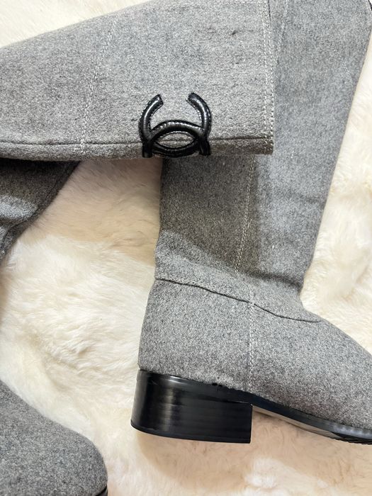 Cozme lungi din material textil cu logo Chanel marimea 37