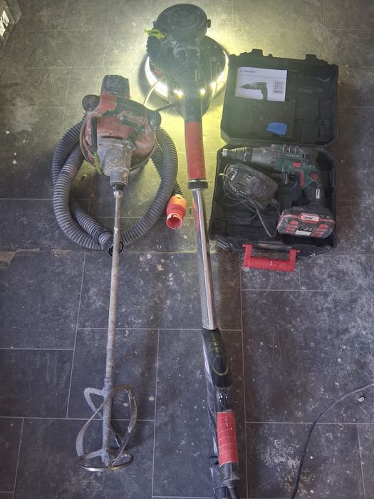 Scule construcții