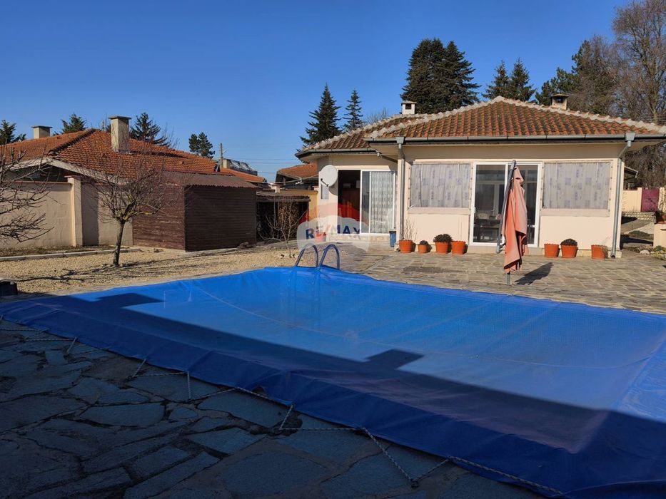 Продава се Къща в с. Соколово, Област Добрич - 193 кв.м за 1374 €/кв.м - Снимка #1