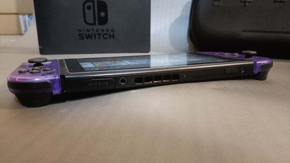 Nintendo switch V2 Modat cu card de 512gb Kingston full box