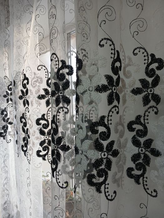 Vând perdea, 7m lungime cu 2,40 m înălțime