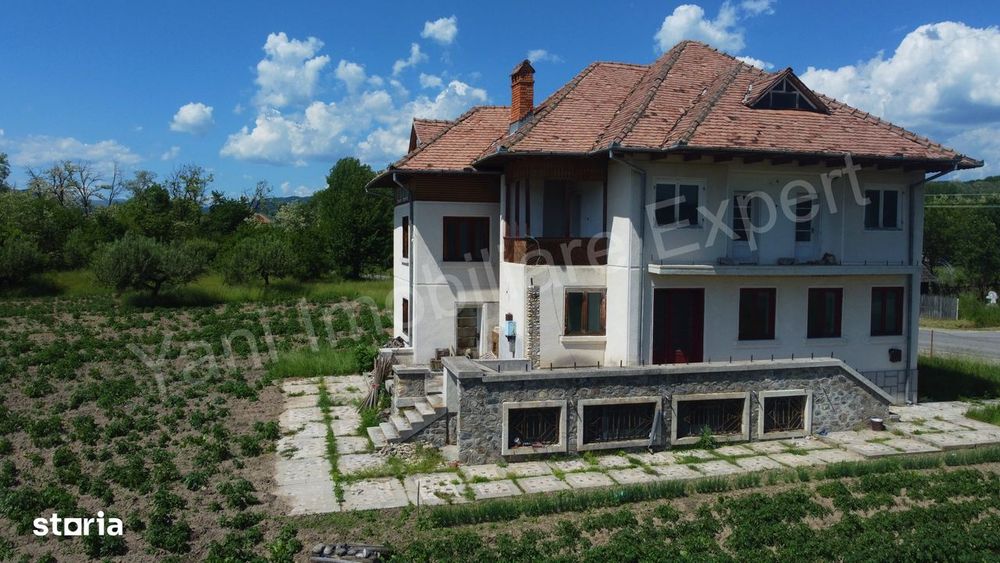 Casă de vânzare în comuna Șuici, județ Argeș.