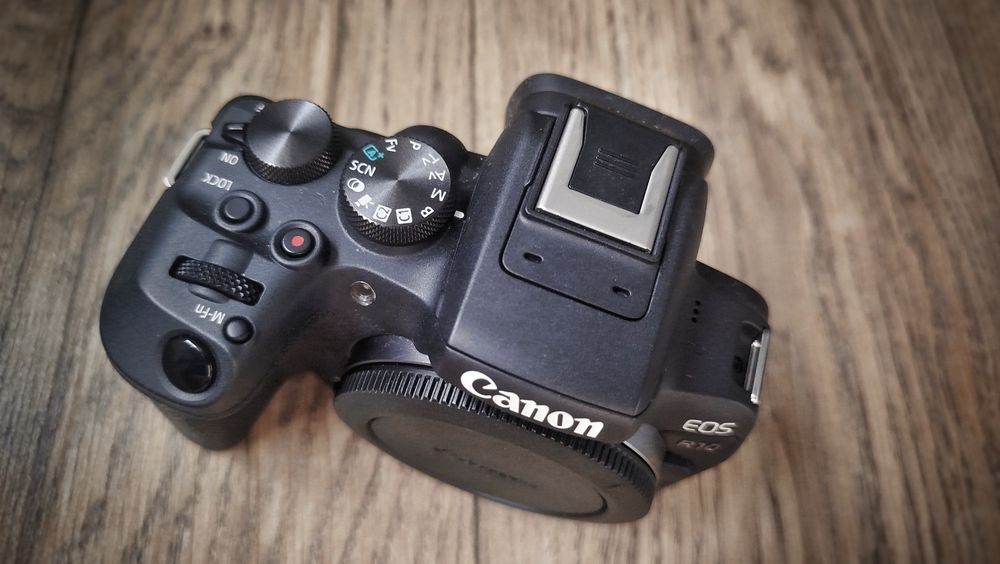 Aparat foto/video Canon EOS R10  Body+ cage