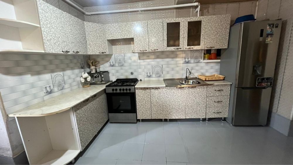 Кухонный гарнитур сатылады