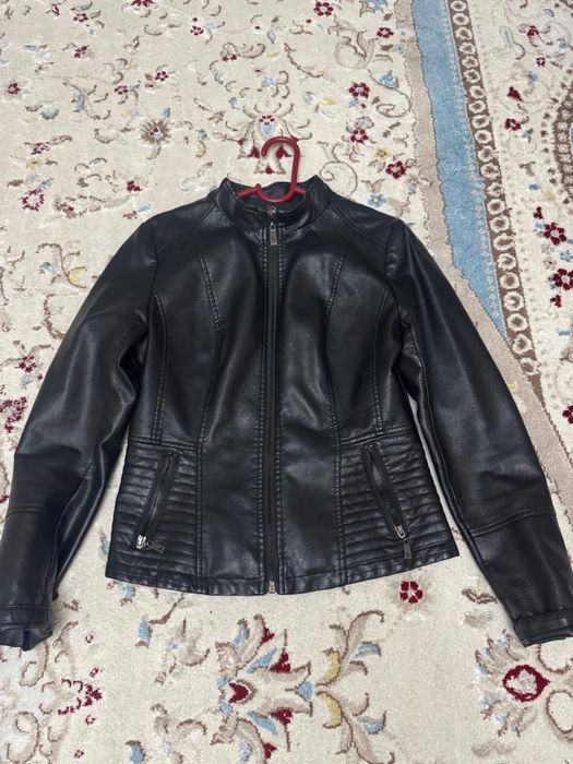 Продается женские куртки