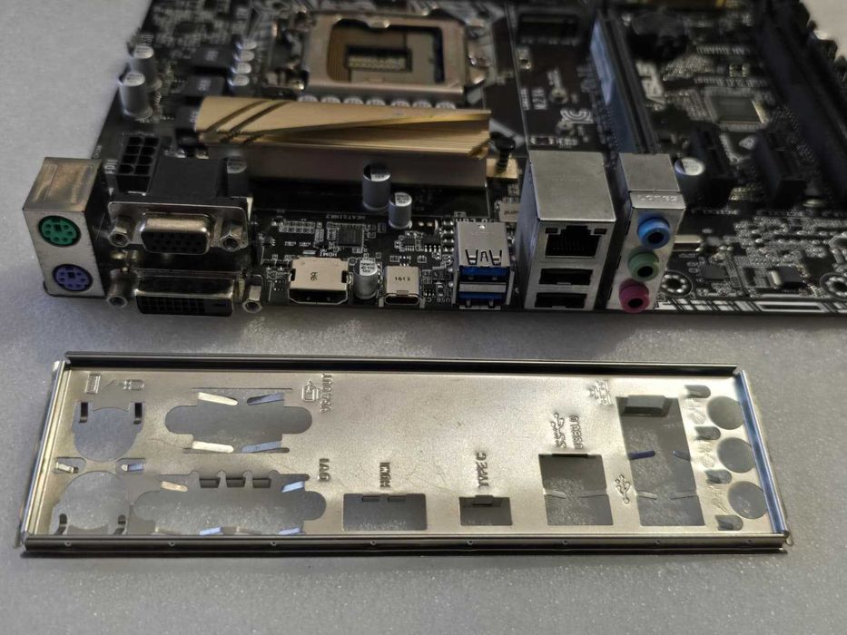 Placă de bază ASUS H170M-PLUS, Socket LGA1151, Chipset Intel H170 4x DDR4  M.2  mATX + I/O Shield