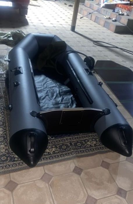 Продам лодку Инзер 2.80