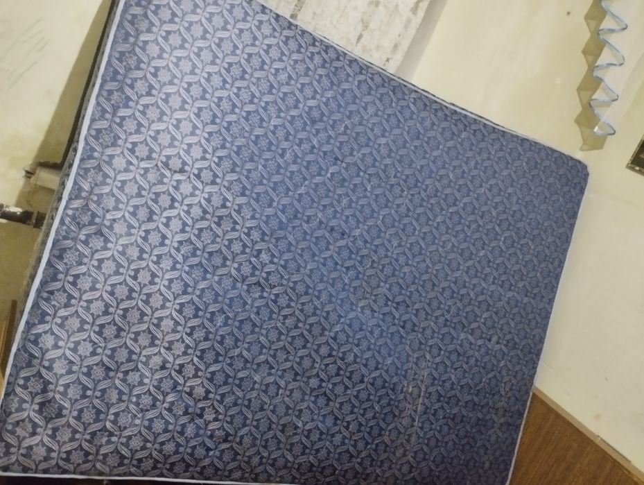 Отдам матрас даром