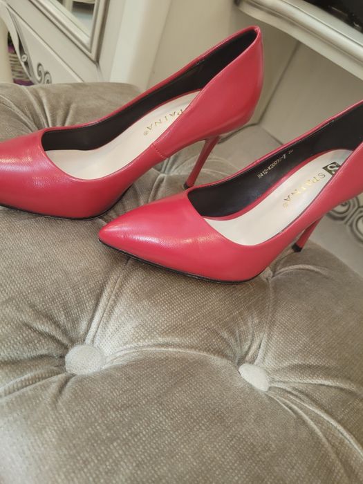 Новые кожаные туфли 35р