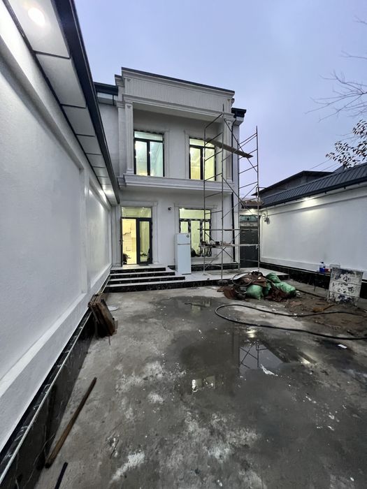 Продам дом Янгихает район удица чартак 3 уровня 240 квадратов