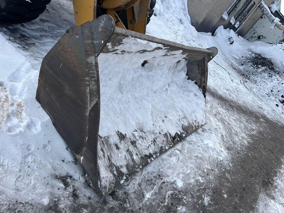 Продам фронтальный погрузчик