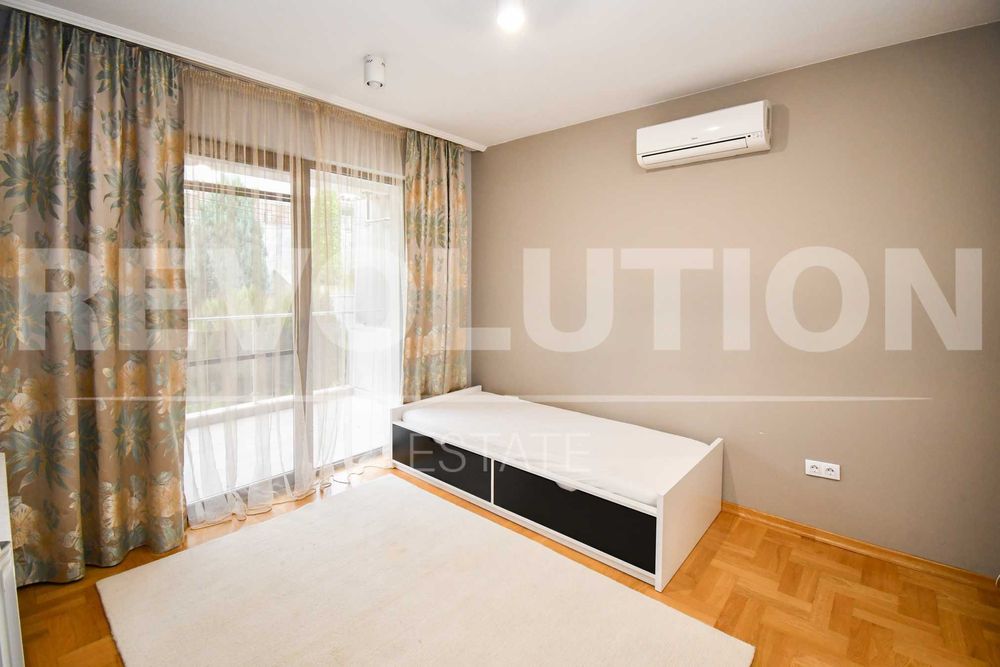 Дава се под наем Къща в София, Център - 318 кв.м за 1700 € - Снимка #11