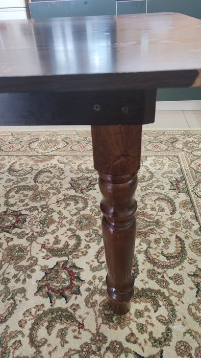 Обеденный стол. Кухонный стол