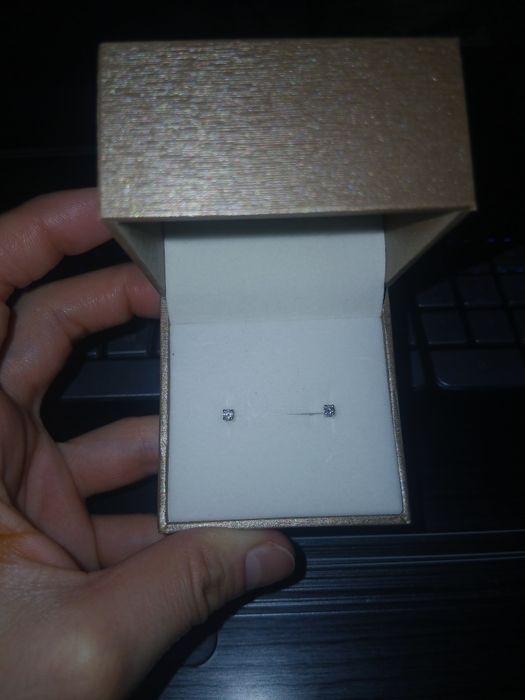 Золотые серьги  585 проба с бриллиантами.