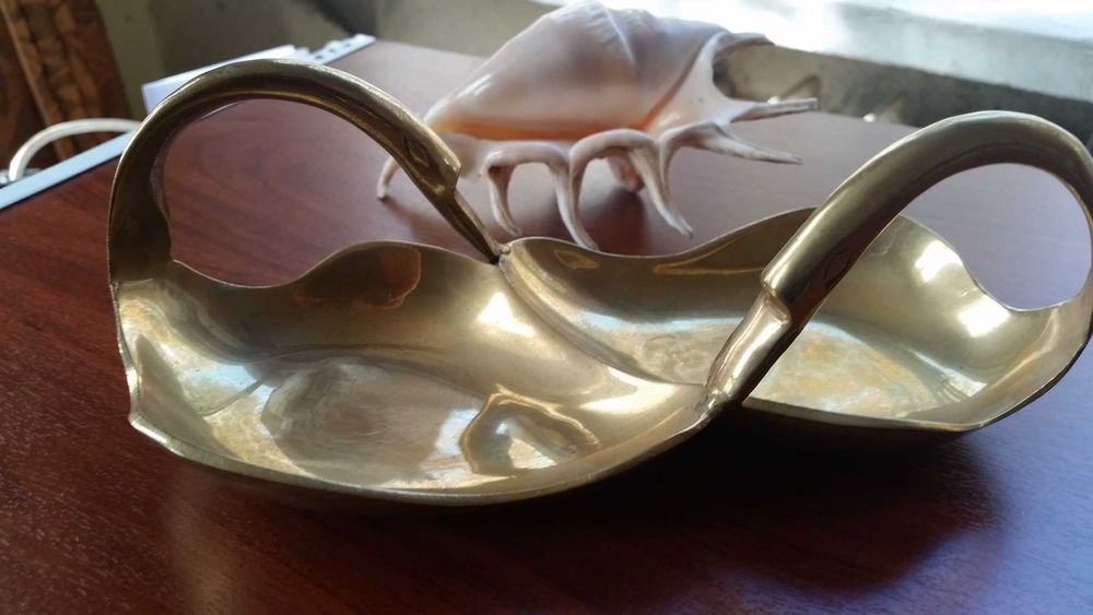 Колекционерски бутиков бронзов пепелник-бонбониера, антика за ценители