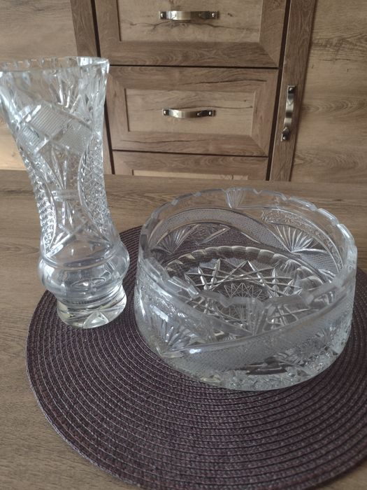Комплект от кристална масивна купа и същия декор ваза за плодове и цве
