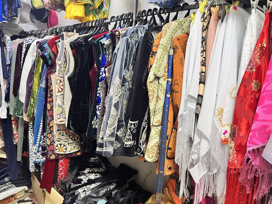 Тойбастар, Костюмы, сувениры, корзины и др