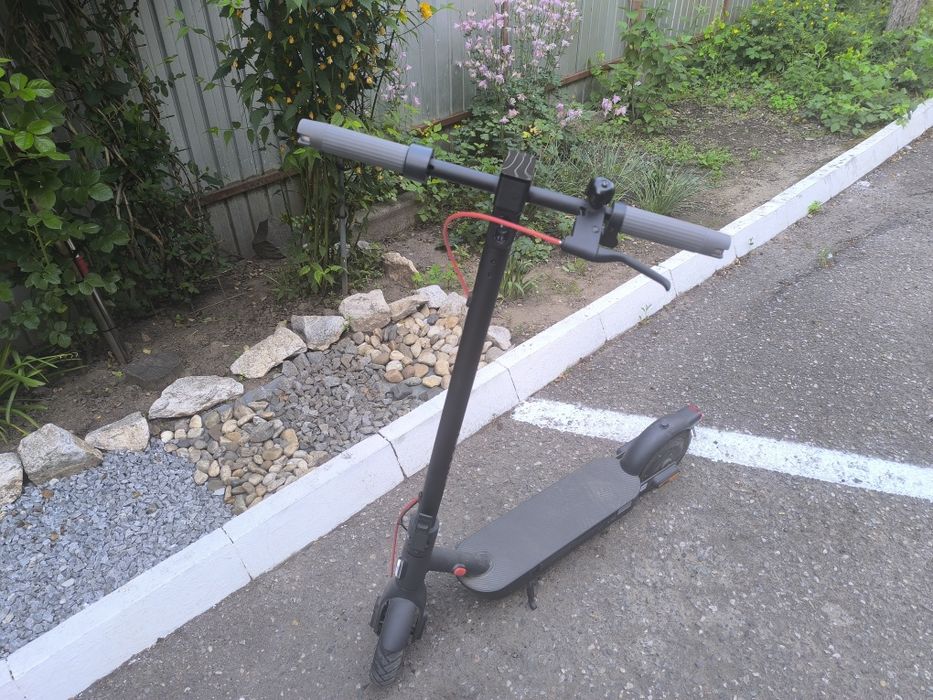 Vând trotineta electrica Xiaomi Mi 4 Pro Gen 2