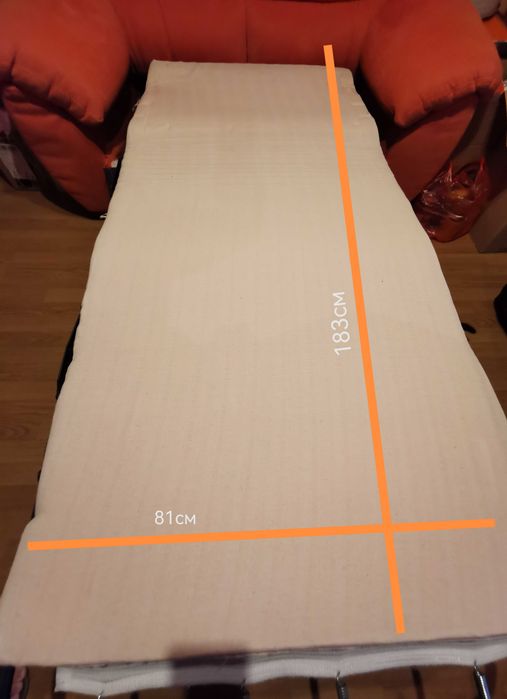 Масивен двуместен диван, с механизъм за сън и най-висок клас дамаска