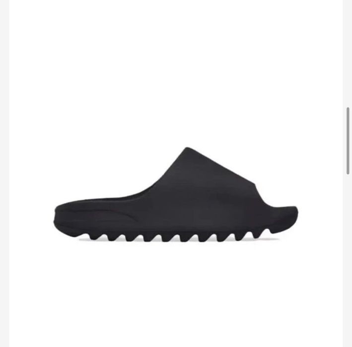 Yeezy slide noi!