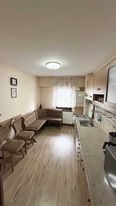 Proprietar vând apartament 2 camere Brașov Centrul Civic mobilat  etaj 5/8
