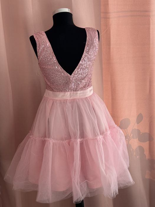 Рокля с тюл и пайети