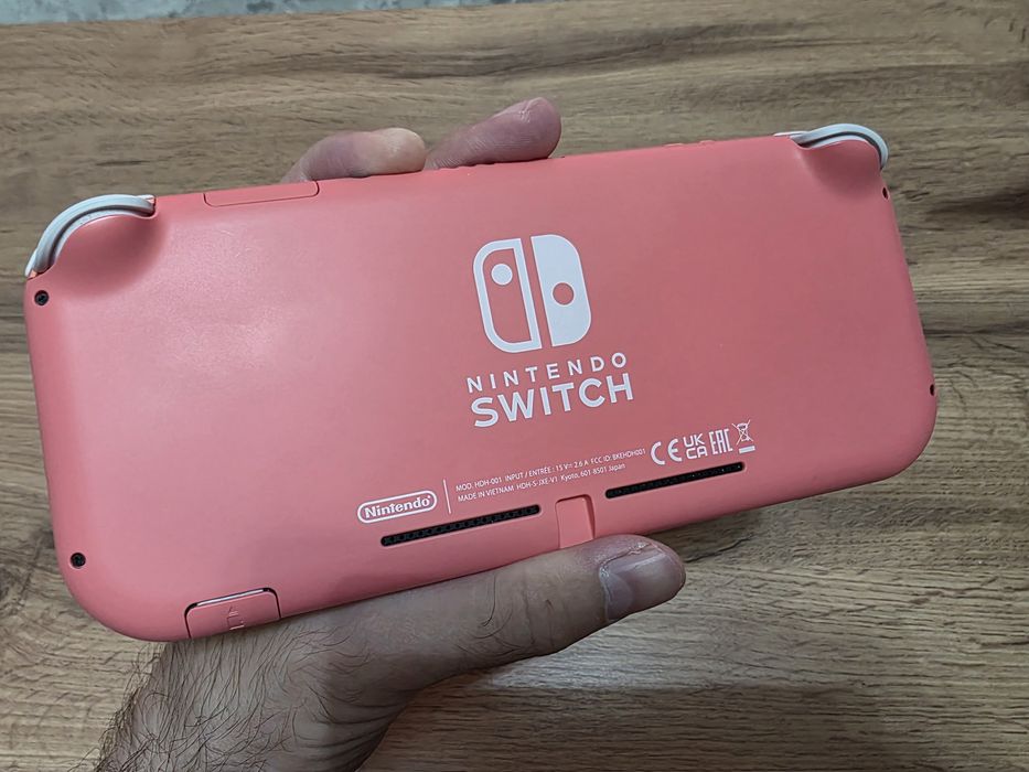 Игровая приставка Nintendo Switch Lite (не прошитая)