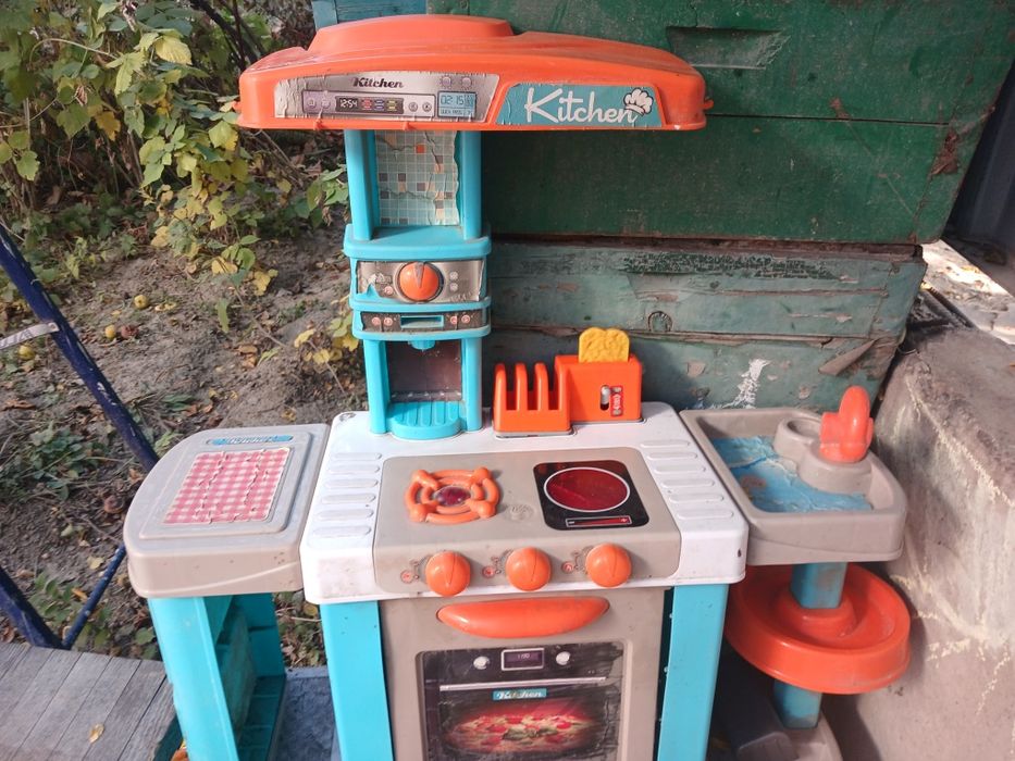 Кухня детская с посудой
