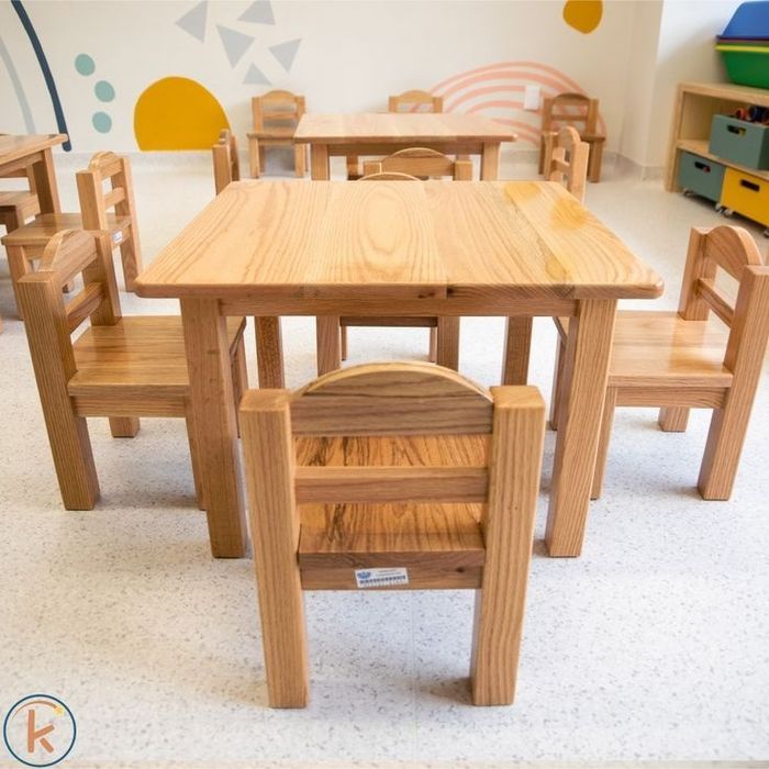 Детский стул стол под заказ из дерева очень красиво и необычный