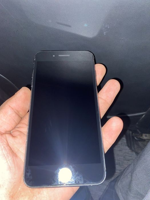 Айфон 7+ 128гб…………….